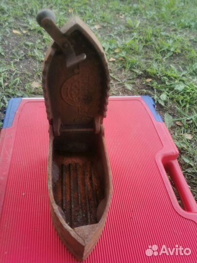 Утюг угольный старинный с клеймом