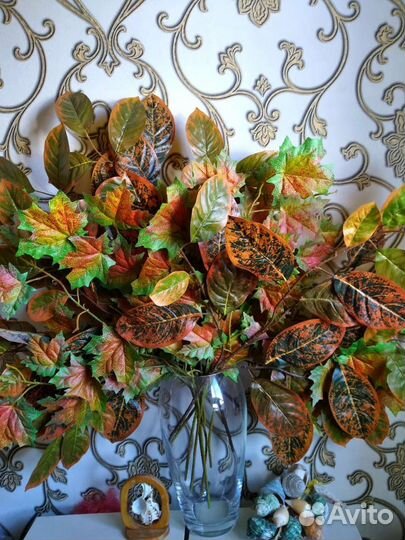 Искусственные ветки и листья