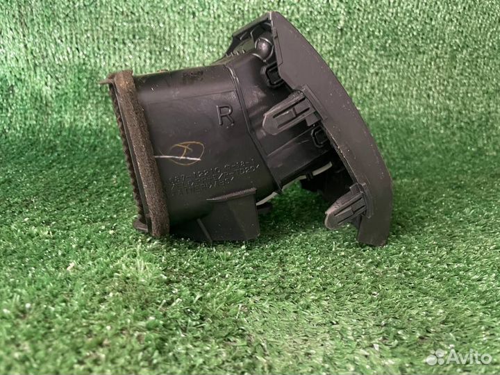 Дефлектор правый Toyota Corolla (E150)