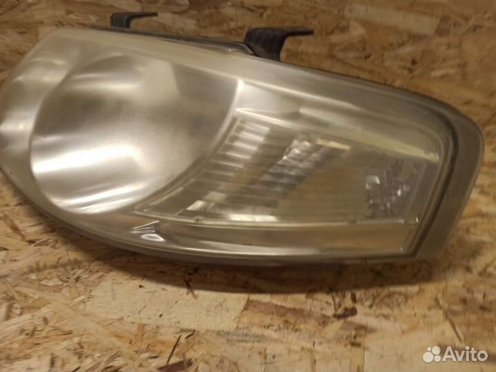 Фара левая Nissan Almera Classic