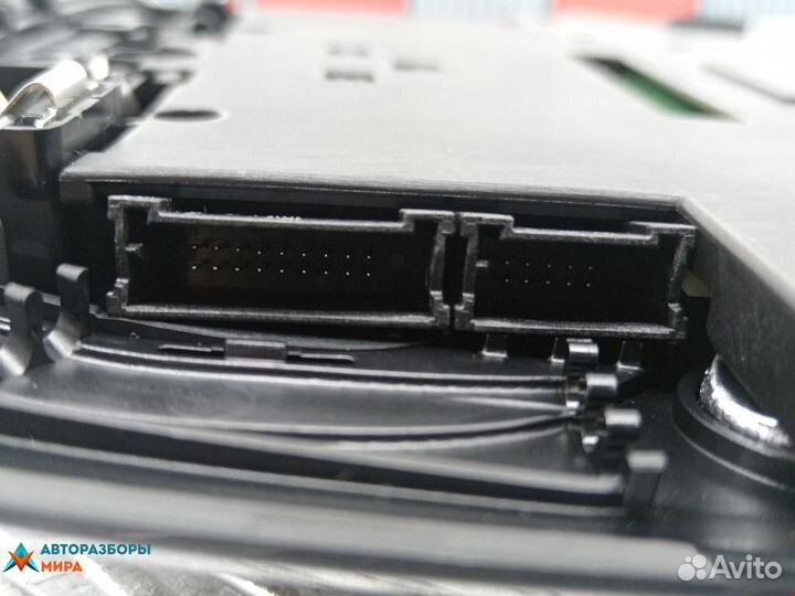 Фонарь салона (плафон) BMW 5 G30/G31 2019