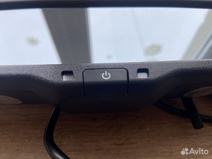 Оригинальное зеркало с экраном LADA