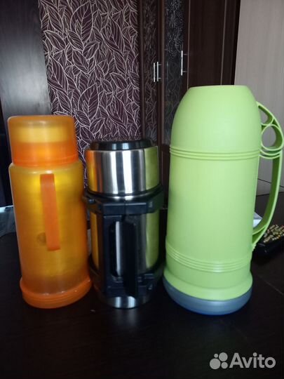 Термос с кружками