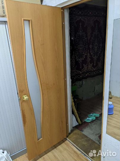 Двери межкомнатнатные разные б/у