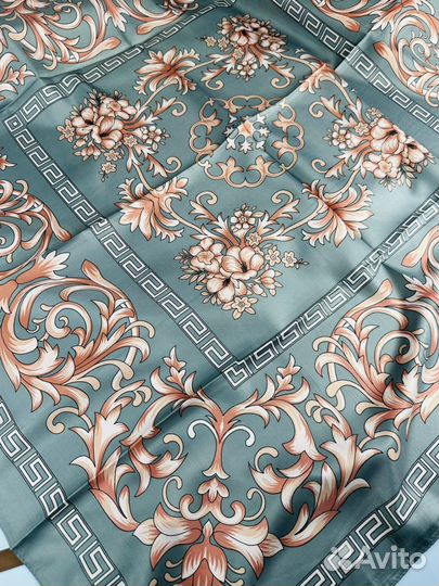 Серый шелковый платок Hermes