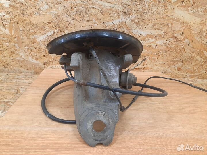 Кулак задний левый BMW Е39