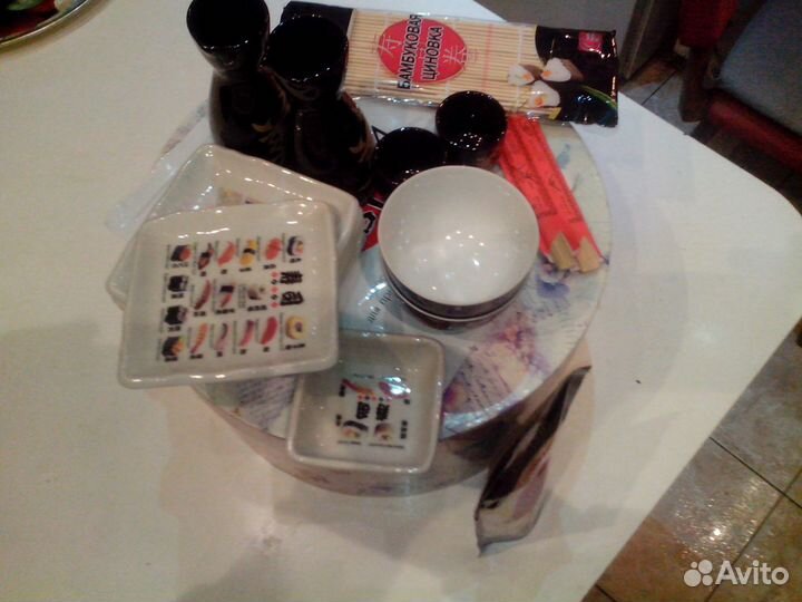 Набор посуды суши и саке