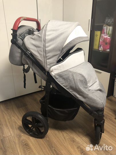 Коляска прогулочная