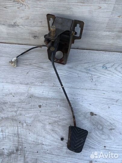 Педаль тормоза Mitsubishi Galant 7 седан 2.0 1994