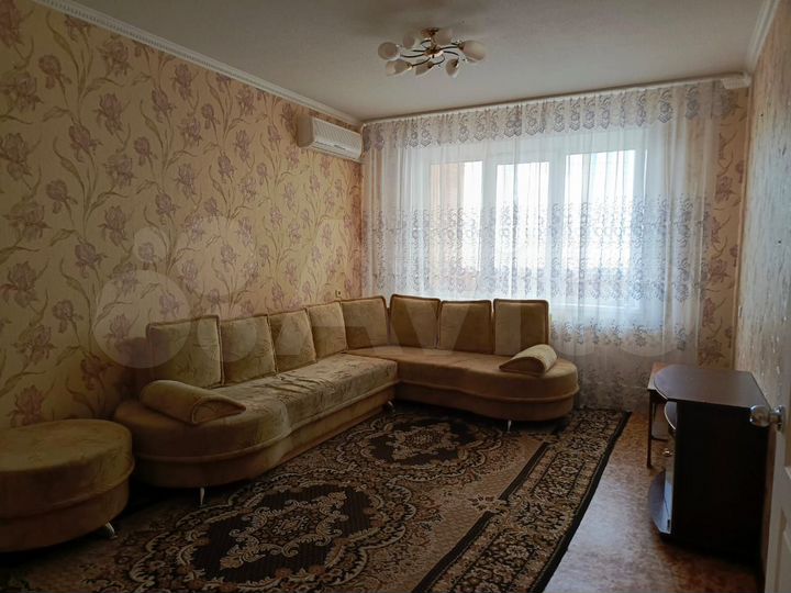 2-к. квартира, 54 м², 4/10 эт.