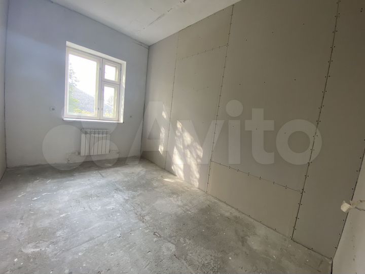 3-к. квартира, 92 м², 3/3 эт.