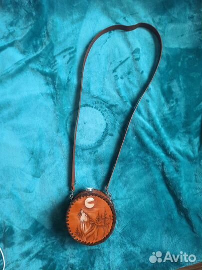 Фляга в кожаном чехле