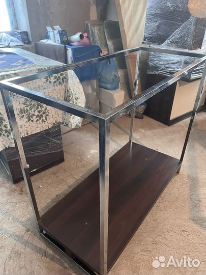 Шкаф витрина