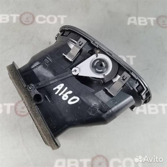 Дефлектор воздуха правый VW Tiguan 2007-2011