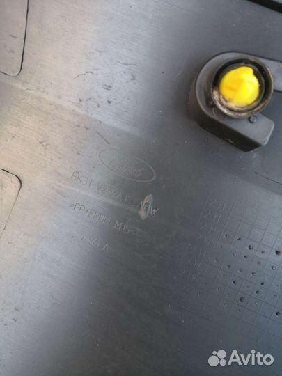 Накладка Ford Transit 2014- (bk31v254a17)