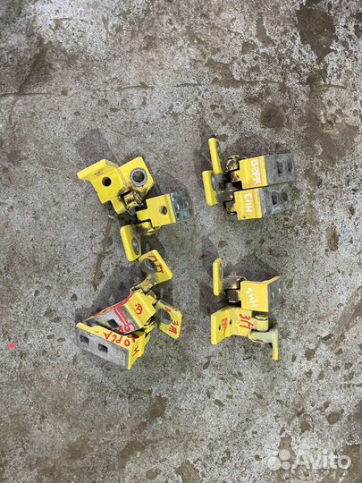 Петли дверные Opel Corsa D