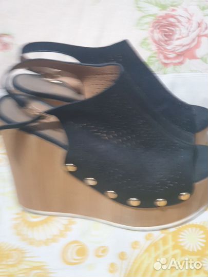 Босоножки на платформе 40