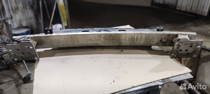 Усилитель переднего бампера Citroen c4