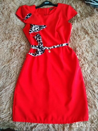 Продаю нарядное платье