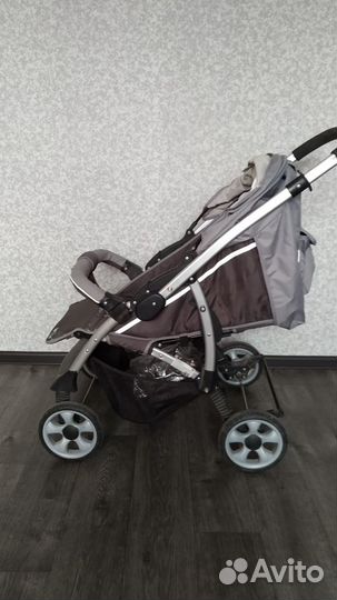 Детская прогулочная коляска