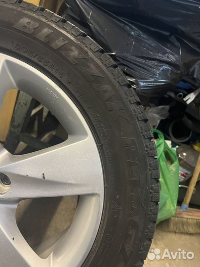 Bridgestone Blizzak Revo GZ 205/55 R16