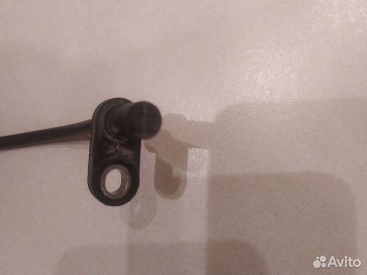 Датчик ABS задний левый Nissan Tiida