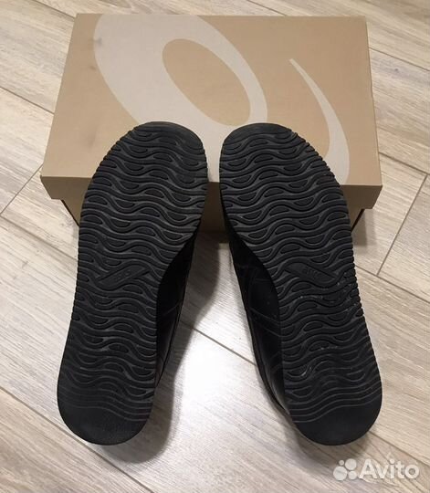 Кроссовки Asics