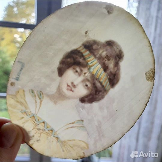 Антикварная портретная миниатюра