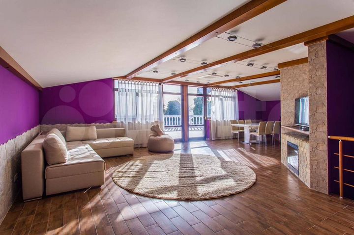 Дом 300 м² на участке 2 сот.