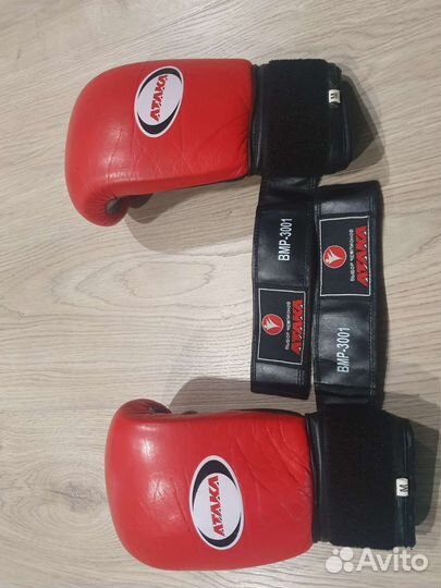 Перчатки для единоборств