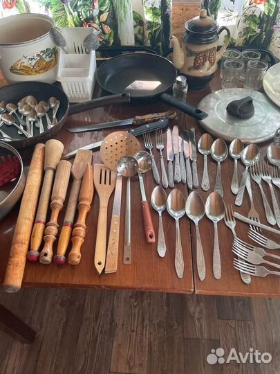 Товары для кухни сковородки столовые приборы