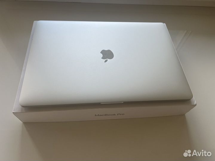 Apple MacBook Pro 15, A1707, 512 gb, radeon 560
