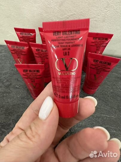 Тональный крем valentino very valentino