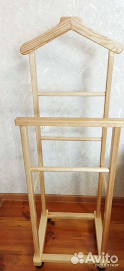 Вешалка напольная деревянная