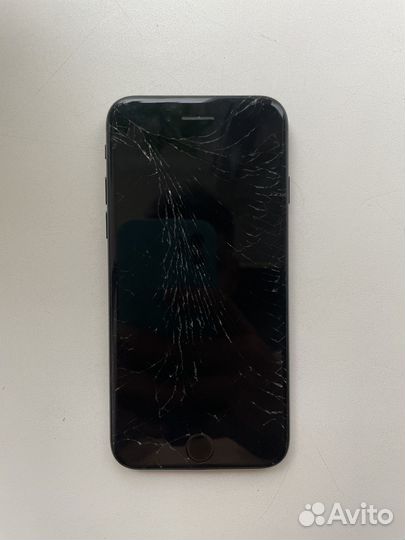 Телефон iPhone 7