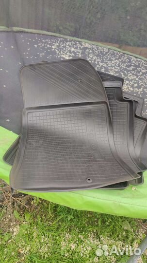 Автомобильные коврики резиновые