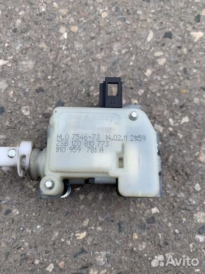 Привод лючка бензобака Skoda Octavia A5 FL