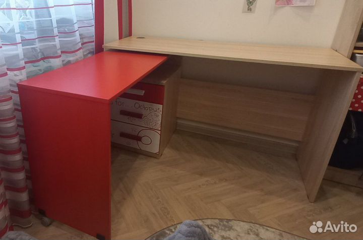 Компьютерный стол