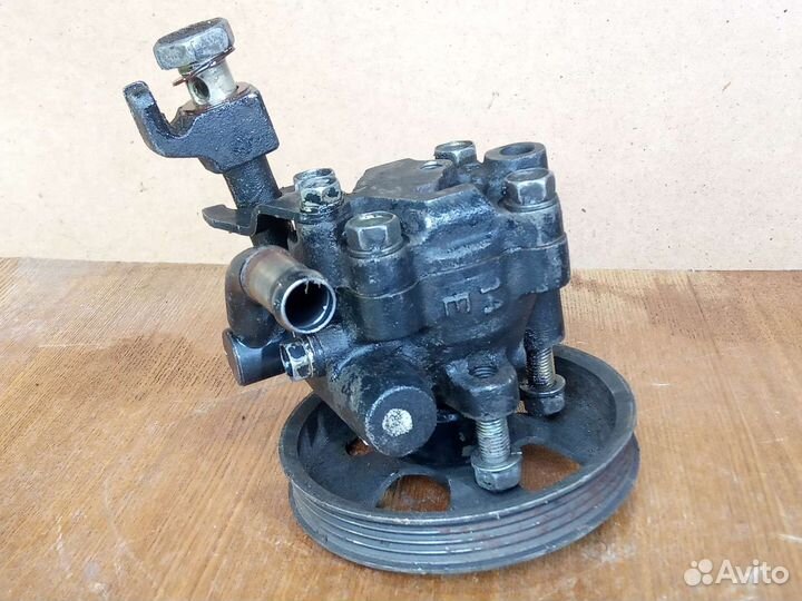 Насос гур Nissan Maxima VG30E