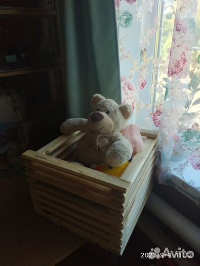 Напольное кашпо, ящик из дерева