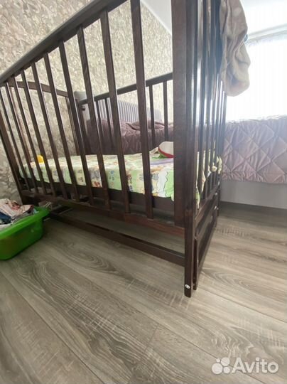 Короватка детская с маятником и матрасом (массив)