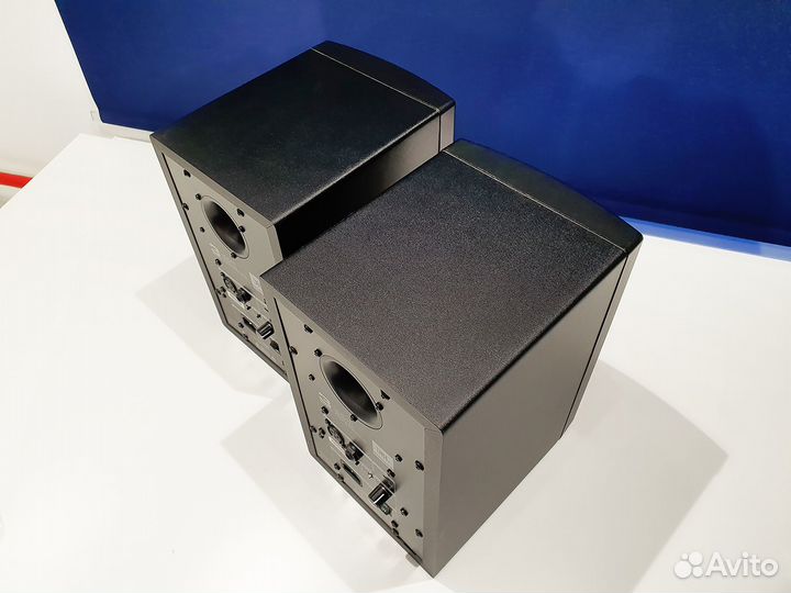 Студийные мониторы JBL LSR305 пара