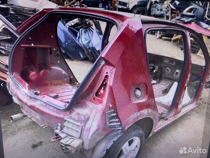 Голый кузов рено сандеро 1