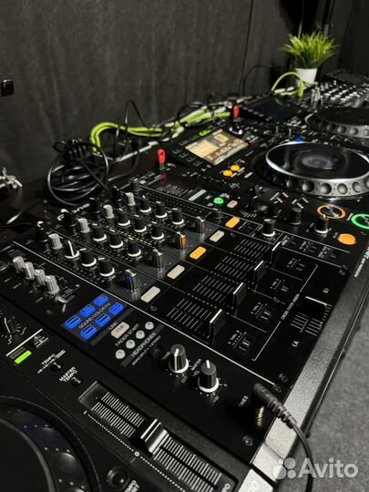 Pioneer CDJ 2000 и микшер Pioneer DJM 900 nexus