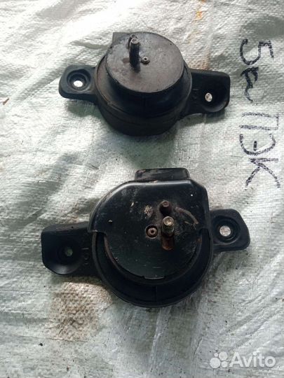 Подушка двигателя