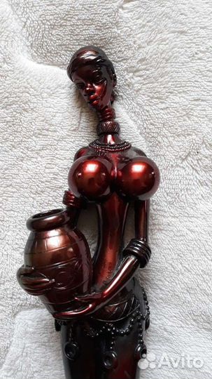 Статуэтка Негритянка с кувшином