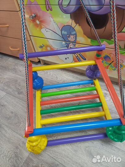 Детская качелька