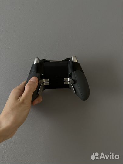 Xbox Series X + 2 геймпада(с 2 АКБ) + игры