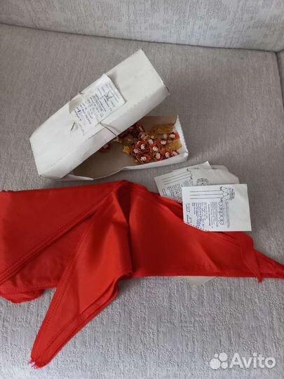 Пионерские значки и галстуки. Оригинал СССР