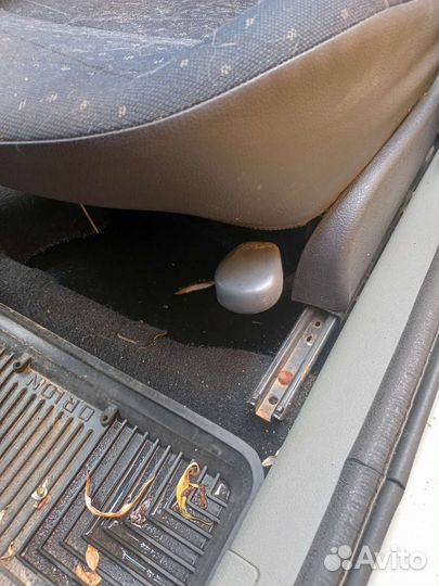 Передние сидения на Renault Clio, Symbol